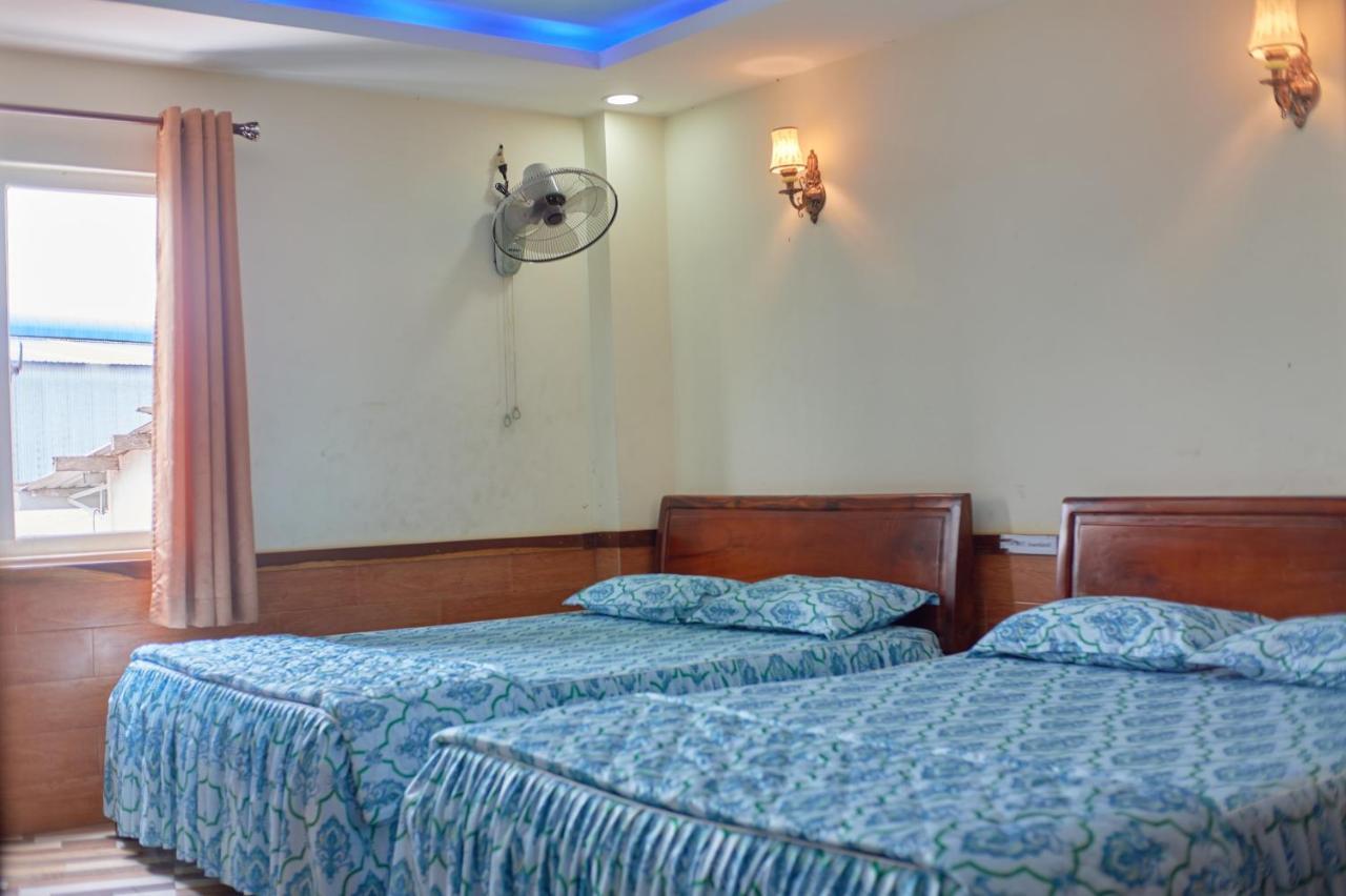 Hoa Anh Dao 2 Hotel Thuan An Exterior photo