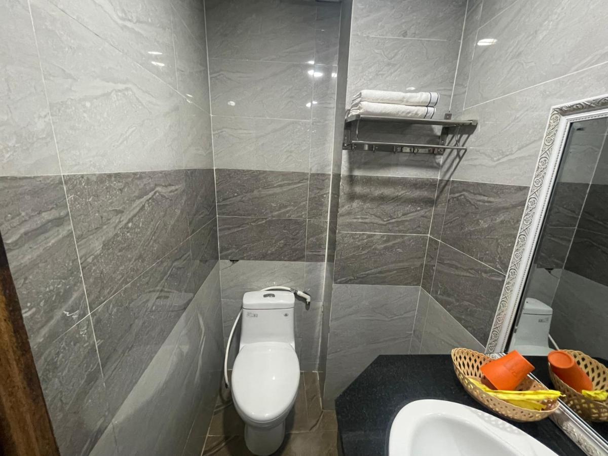 Hoa Anh Dao 2 Hotel Thuan An Exterior photo